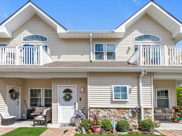 206 Anchor Court, Copiague, NY 11726