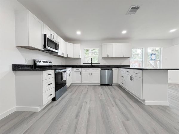 1322 3rd St , Graham, TX 76450