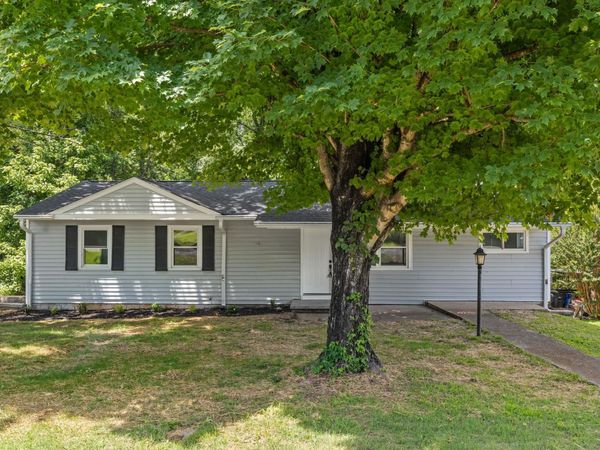 410 Calhoun Dr, Florence, AL 35630