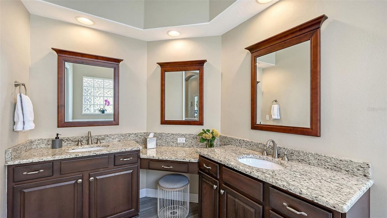 7151 Wainscott Court, Sarasota, FL 34238 Photo