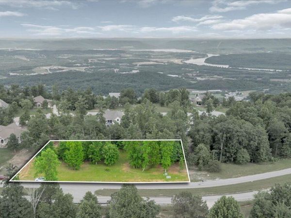1650 River Bluffs Drive, Jasper, TN 37347