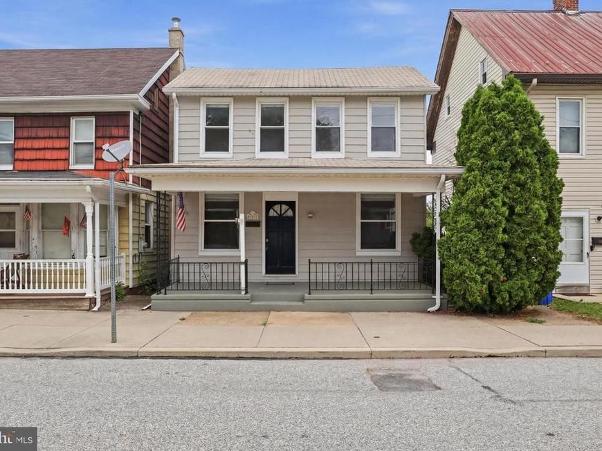 105 E Maple Street, Dallastown, PA 17313 Main Photo