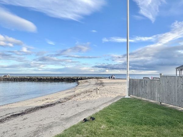 130 Middle Beach , Madison, CT 06443