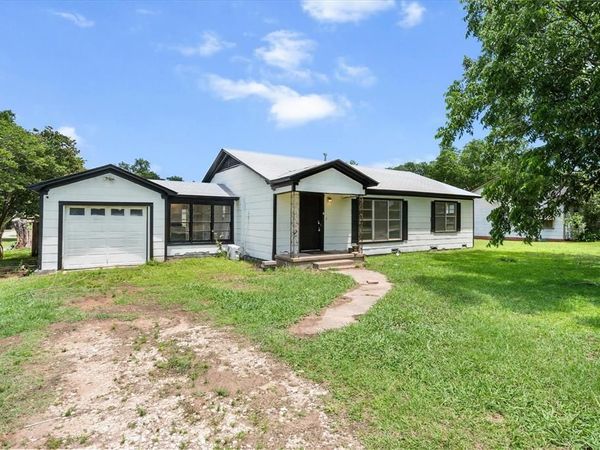 342 Bond Street, Fairfield, TX 75840