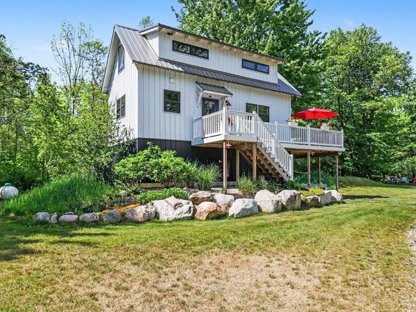 6830 N 120th Avenue, Hart, MI 49420