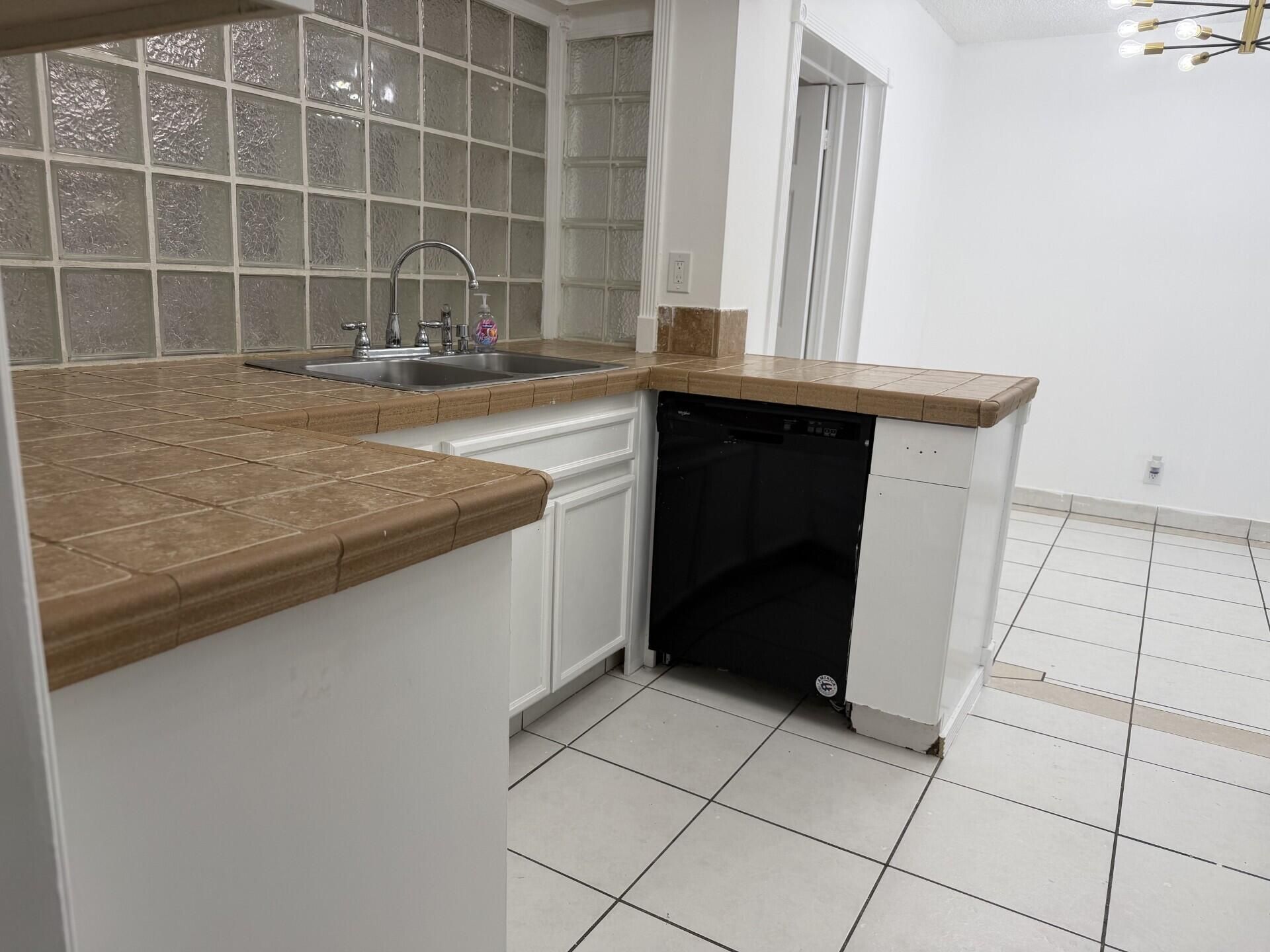 7315 NW 57th Place, Tamarac, FL 33321 Photo
