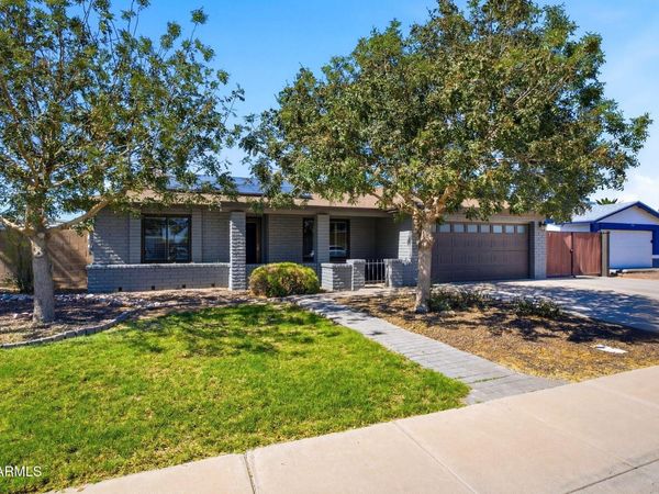 904 W LOUGHLIN Drive, Chandler, AZ 85225