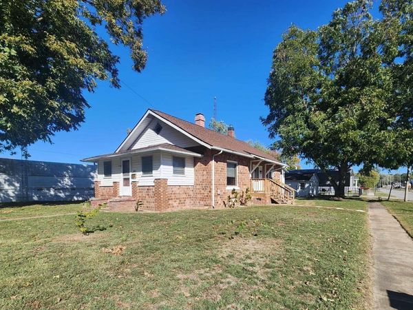 202 N VICTOR Street , Christopher, IL 62822