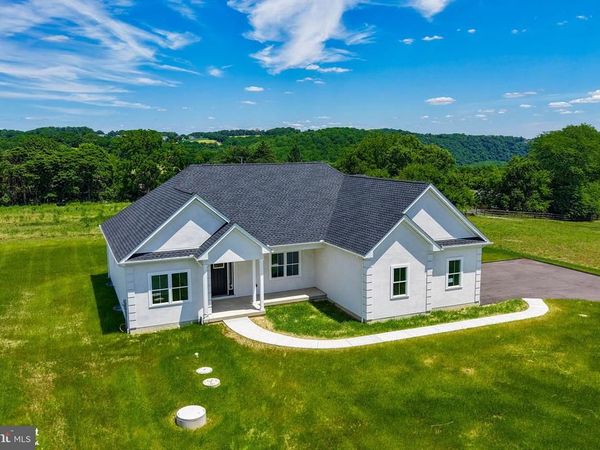 448 LONG LANE ROAD, WALNUTPORT, PA 18088