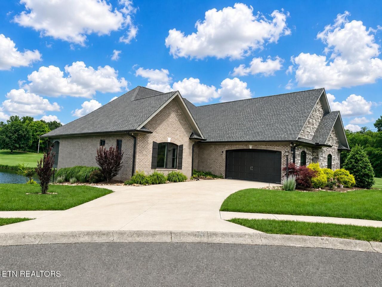 320 Augusta Lane, Lenoir City, TN 37771 Main Photo
