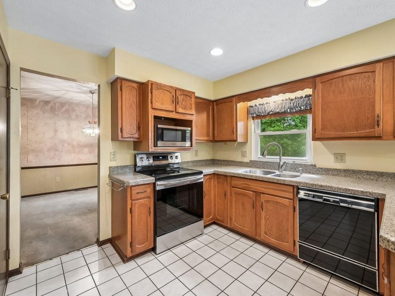 10179 Alliston Drive, Pickerington, OH 43147 Photo 22