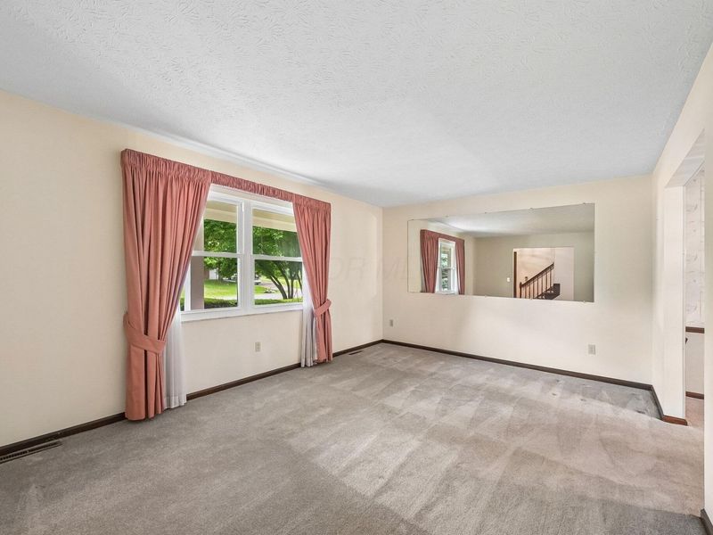 10179 Alliston Drive, Pickerington, OH 43147 Photo 6