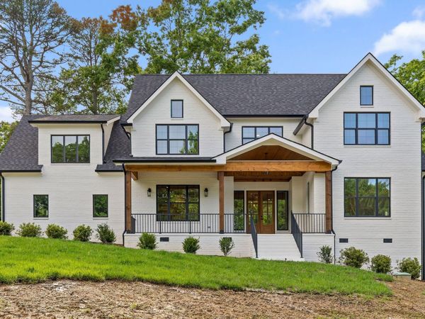 1825 Sawyer Farms Lane, Signal Mountain, TN 37377