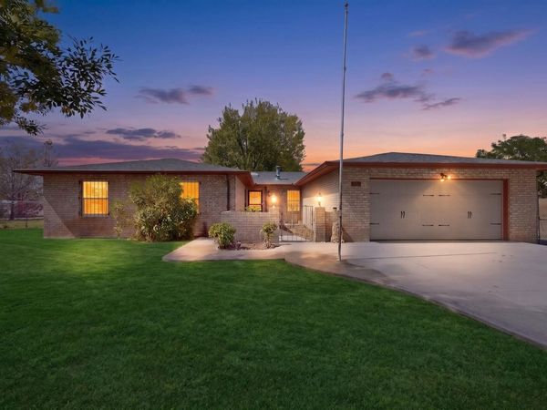 3601 Sunstar Lp Loop SW, Albuquerque, NM 87105