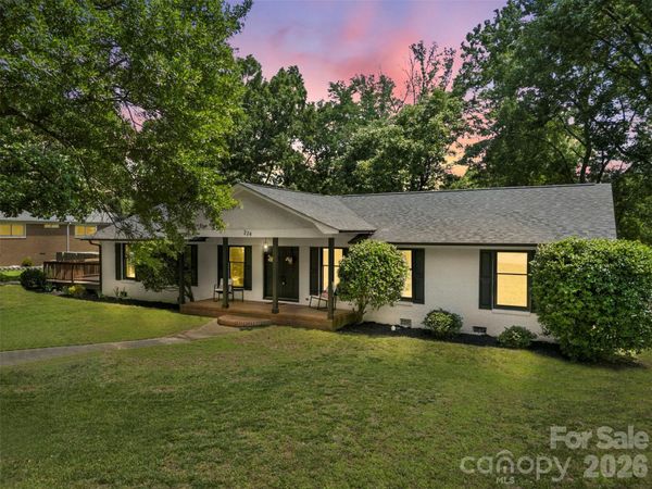 224 Sturbridge Drive , Charlotte, NC 28214