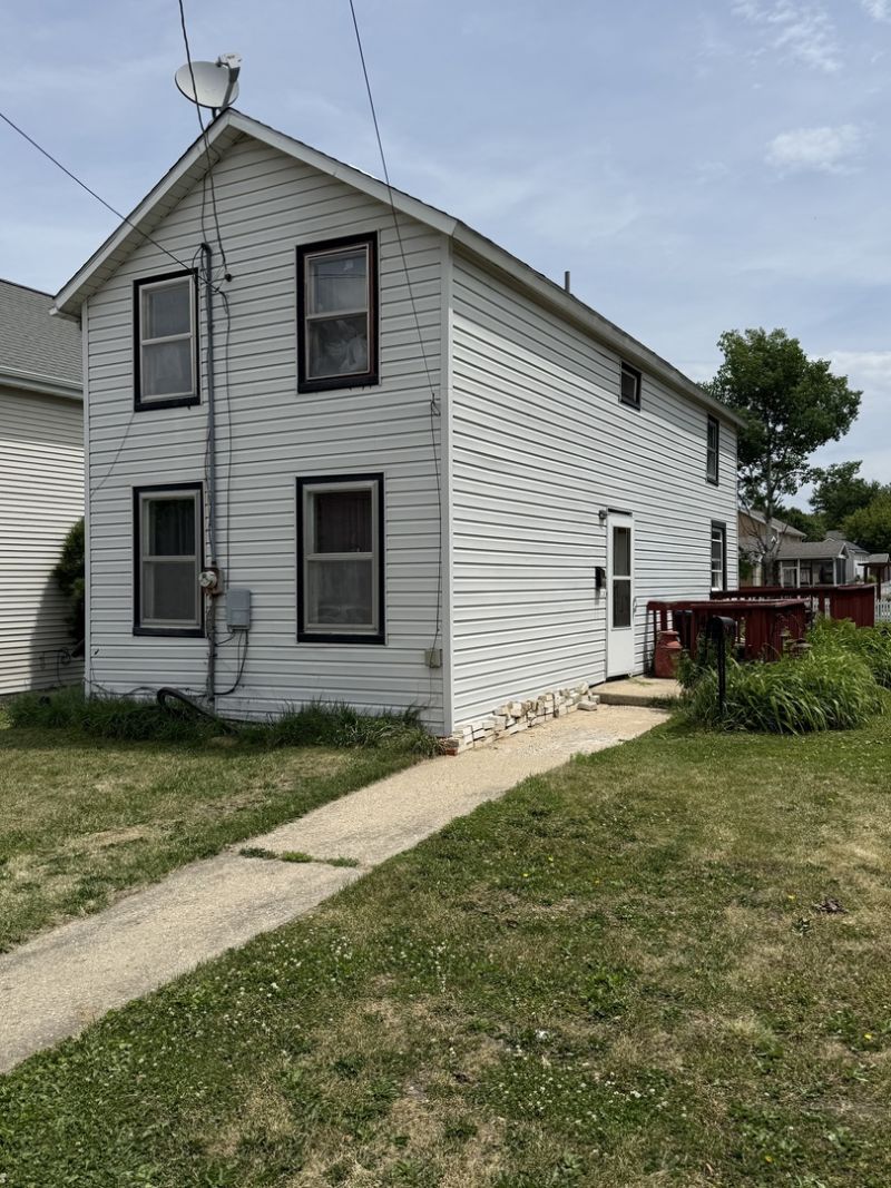 404 S Congress Avenue , Polo, IL 61064 Main Photo