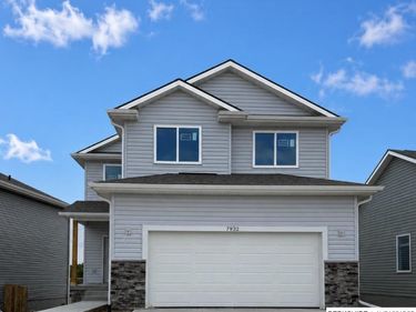 7932 N 93 Street, Omaha, NE 68122