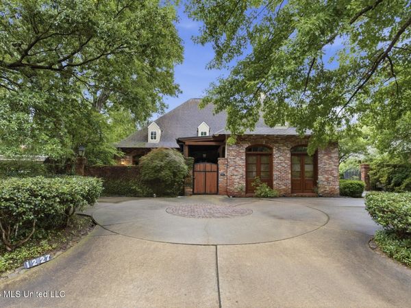 1227 Belvoir Place, Jackson, MS 39202