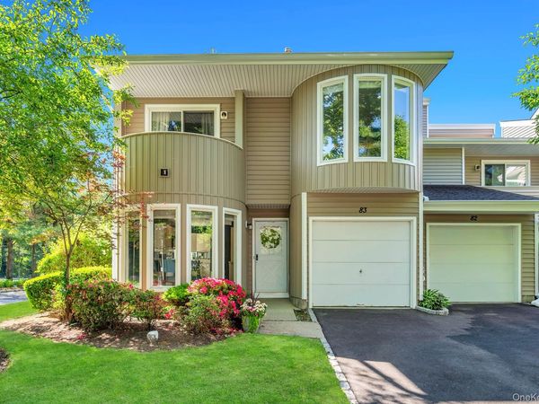 83 Kristin Lane , Hauppauge, NY 11788