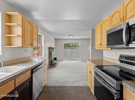 640 Nancy Circle, Reno, NV 89503 Photo