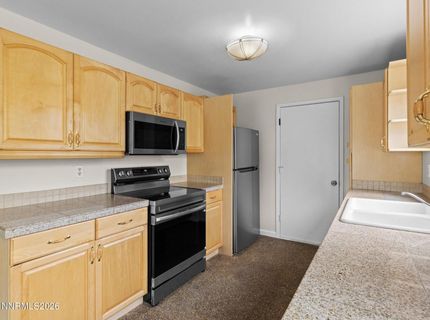 640 Nancy Circle, Reno, NV 89503 Photo