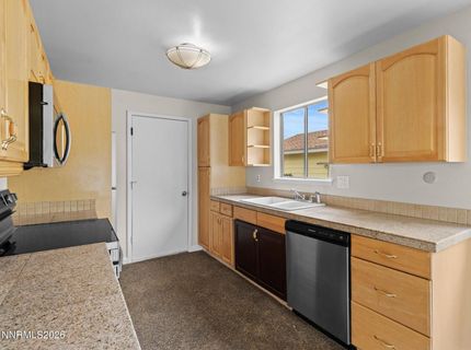 640 Nancy Circle, Reno, NV 89503 Photo