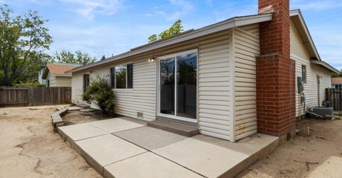 640 Nancy Circle, Reno, NV 89503 Photo