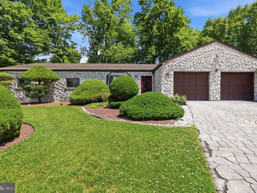 310 Casey Circle, Huntingdon Valley, PA 19006 Main Photo