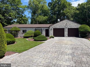 310 CASEY CIRCLE, HUNTINGDON VALLEY, PA 19006