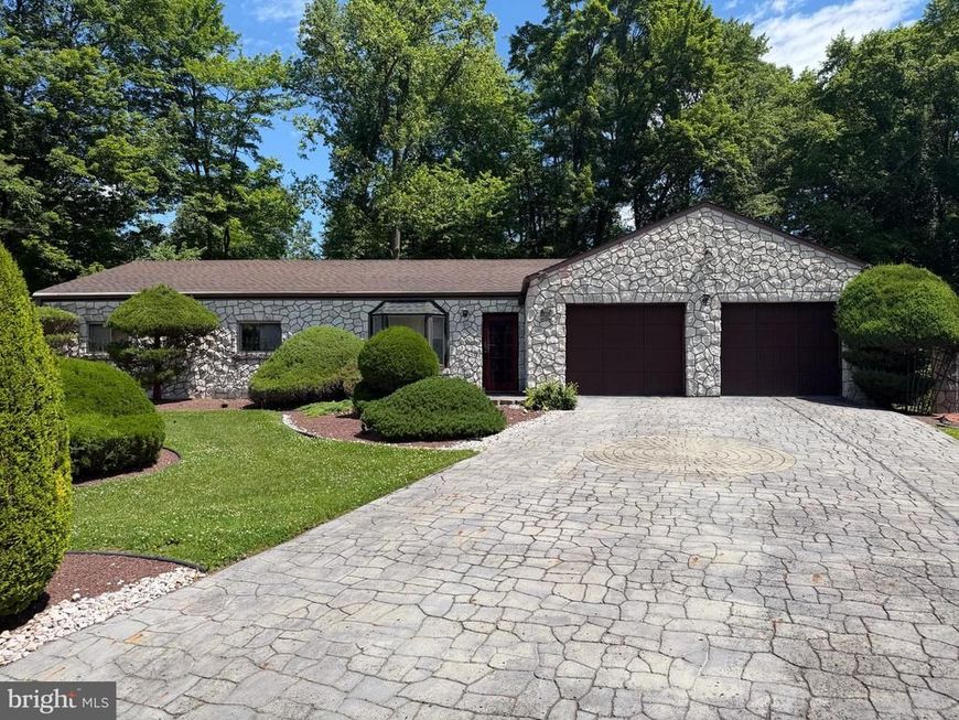 310 Casey Circle, Huntingdon Valley, PA 19006 Main Photo