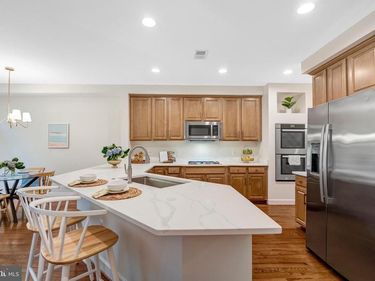 104 HERNDON MILLS CIRCLE, HERNDON, VA 20170