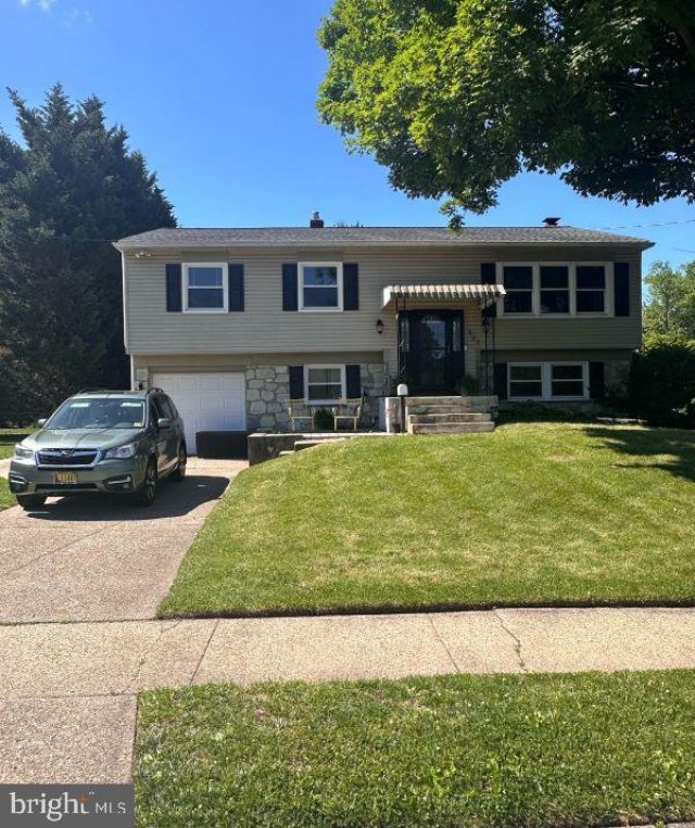 500 Woodlane Court, Cinnaminson, NJ 08077 Main Photo