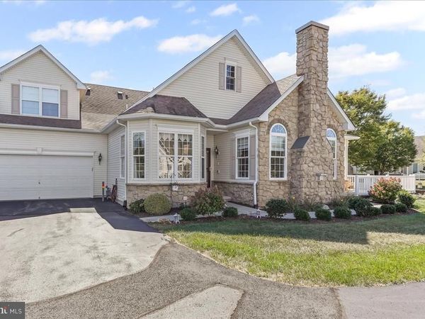 1072 BORDEAUX LANE , PENNSBURG, PA 18073