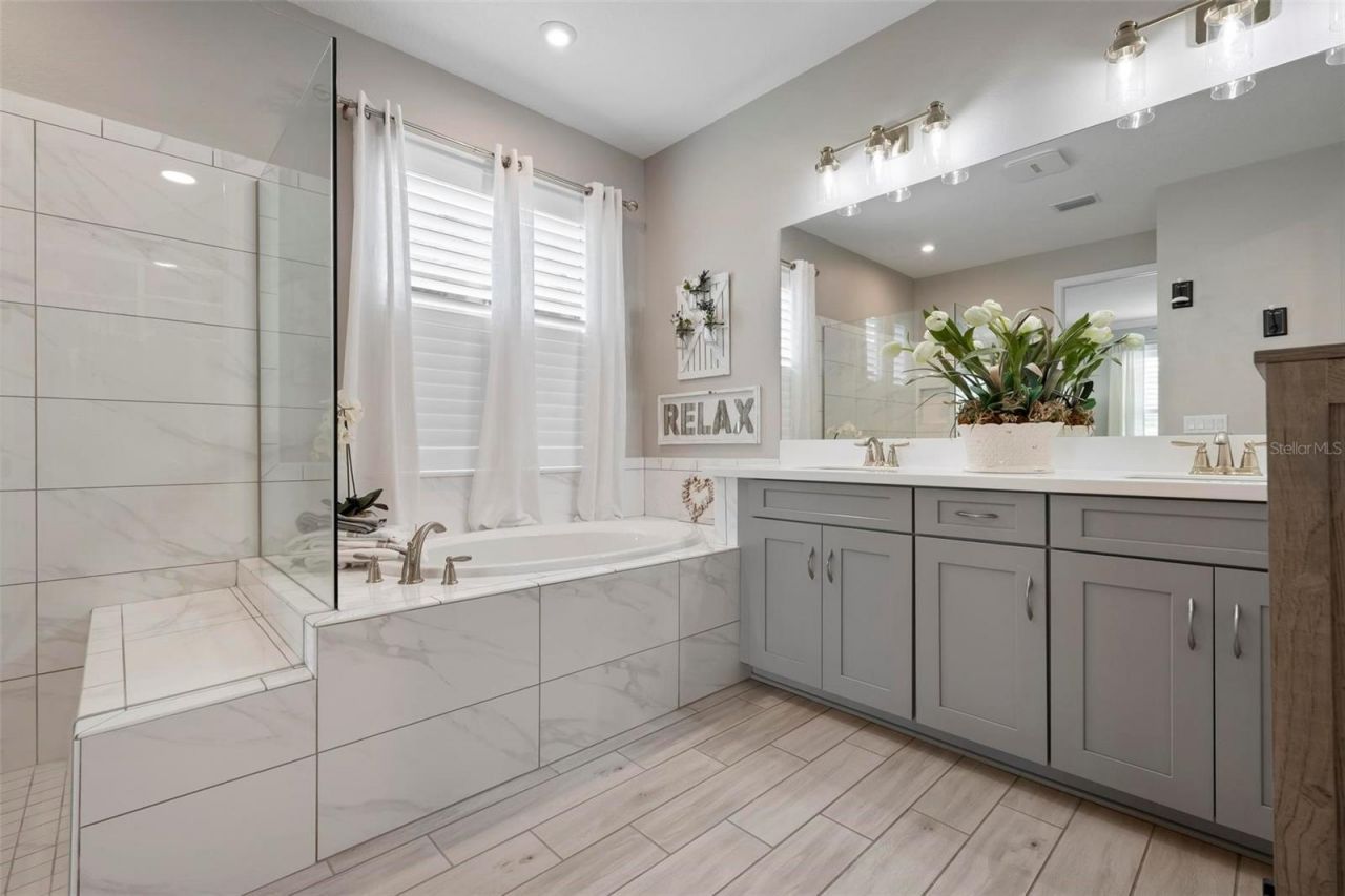 6420 Grandview Hill Court, Bradenton, FL 34203 Photo