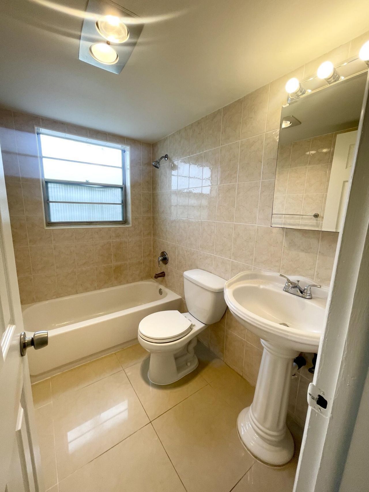 130 Sheffield F, West Palm Beach, FL 33417 Photo