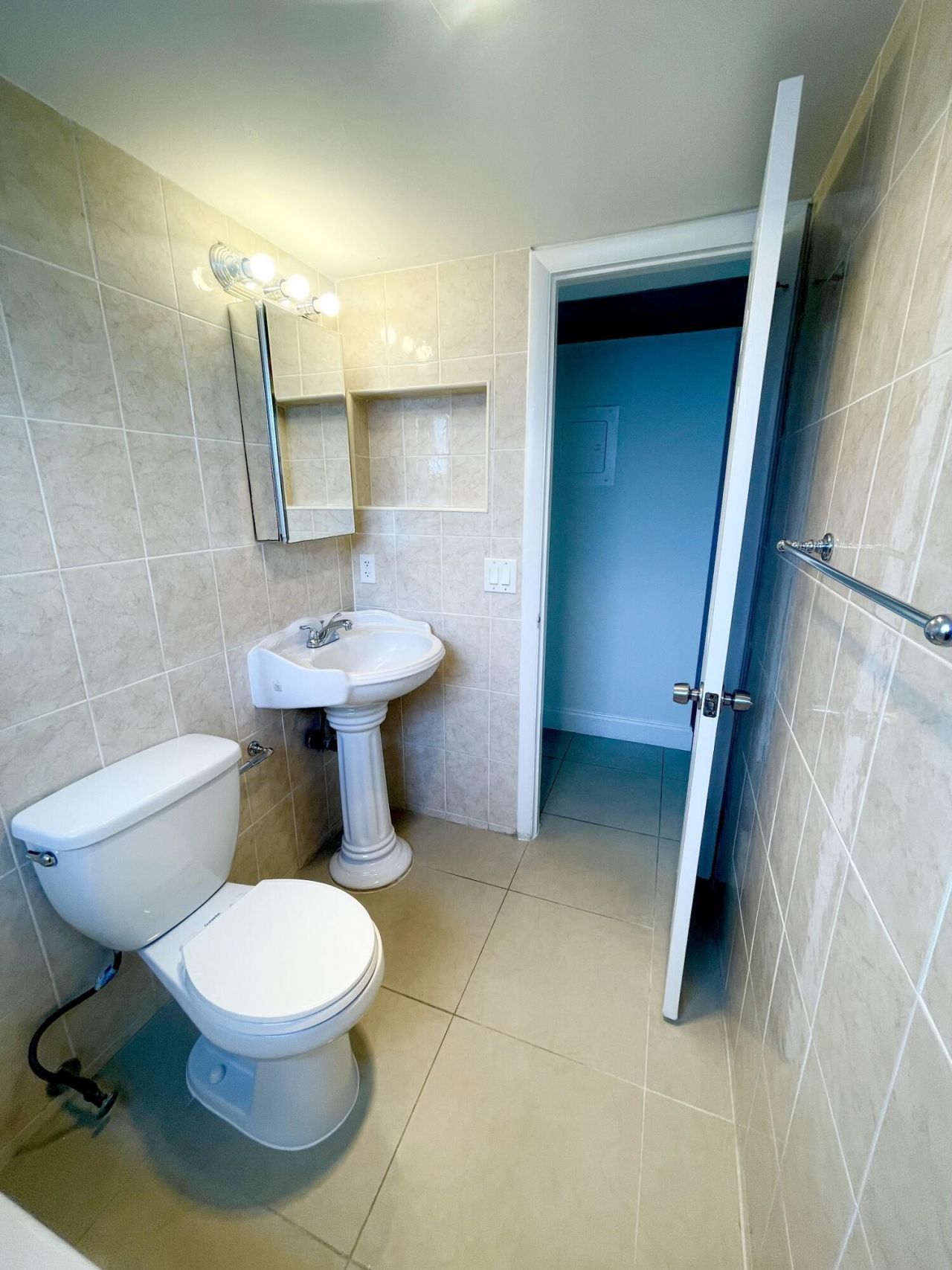 130 Sheffield F, West Palm Beach, FL 33417 Photo