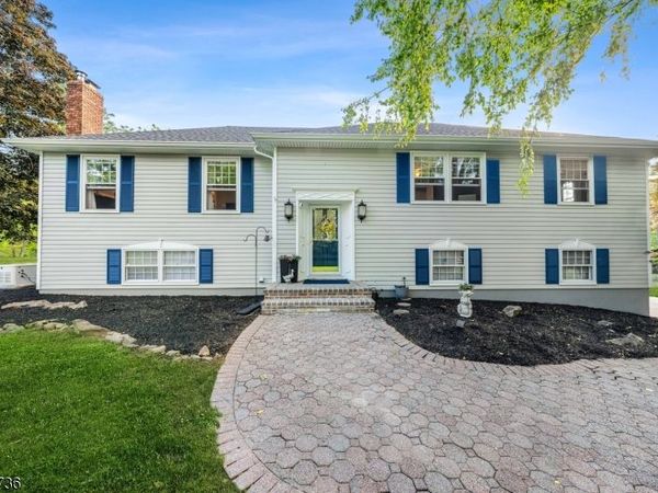 97 Beacon Hill Rd, Washington, NJ 07830