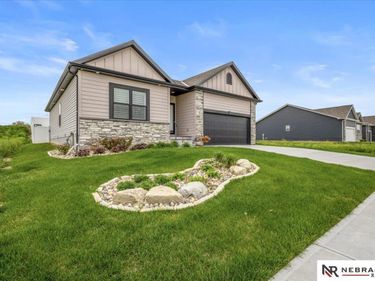 10414 S 209 Street, Gretna, NE 68028