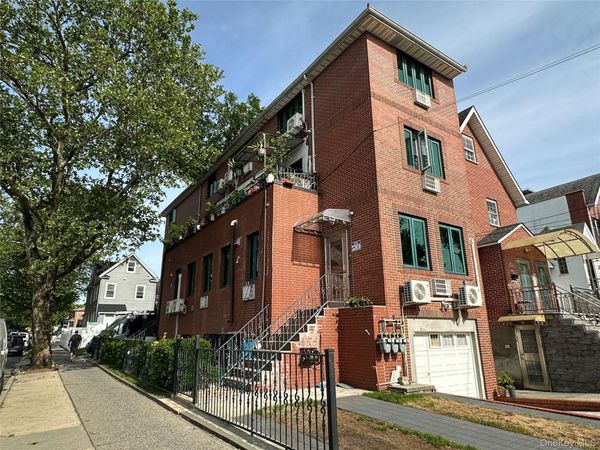 6111 159th Street , Fresh Meadows, NY 11365