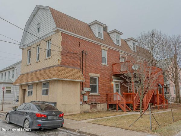 229 Ridge Street, Unit 2B, Freeland, PA 18224