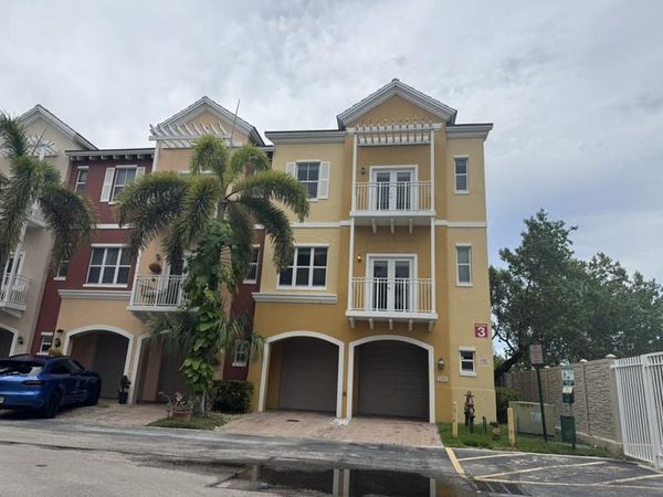2351 Vintage Drive, Unit 2351, Lighthouse Point, FL 33064
