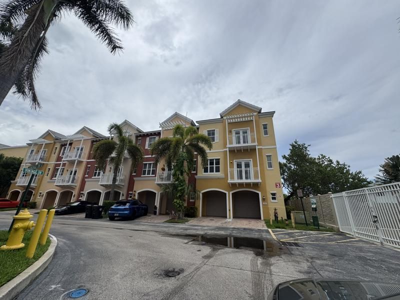 2351 Vintage Drive, Unit 2351, Lighthouse Point, FL 33064 Photo