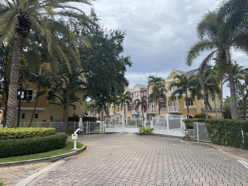 2351 Vintage Drive, Unit 2351, Lighthouse Point, FL 33064 Photo