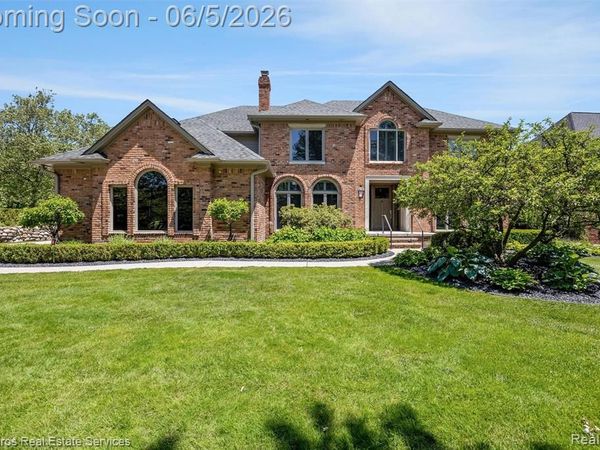 910 Edgemont Park, Grosse Pointe Park, MI 48230