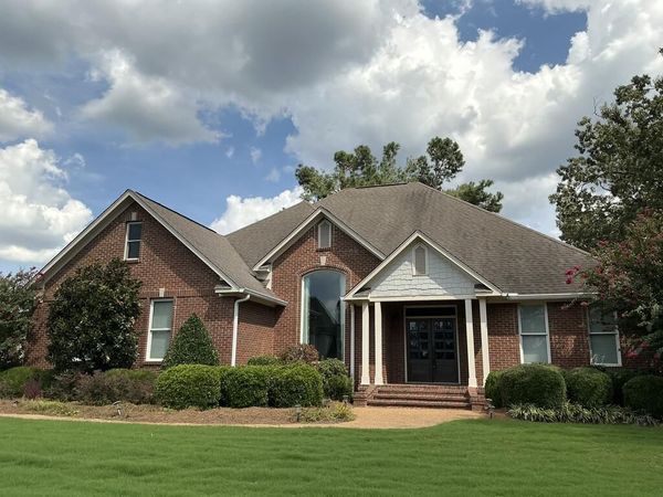 1162 East Wellsgate Dr, Oxford, MS 38655