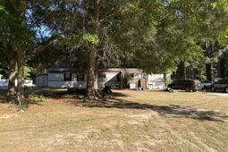 128 Amadeus Drive photo 4