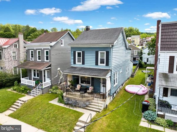 28 E FRONT STREET, MOHNTON, PA 19540