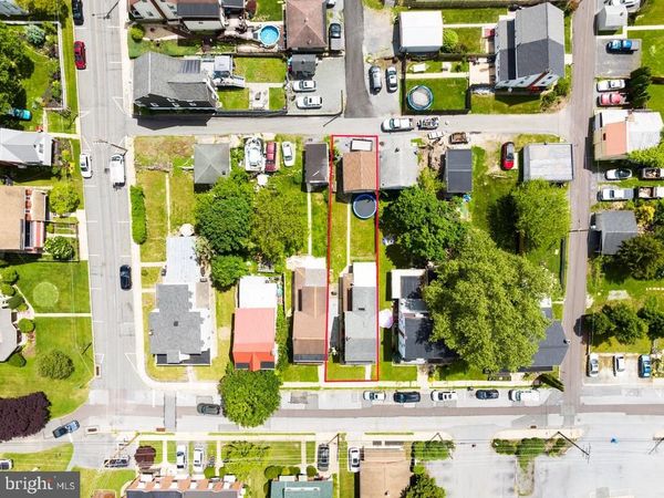 28 E FRONT STREET, MOHNTON, PA 19540