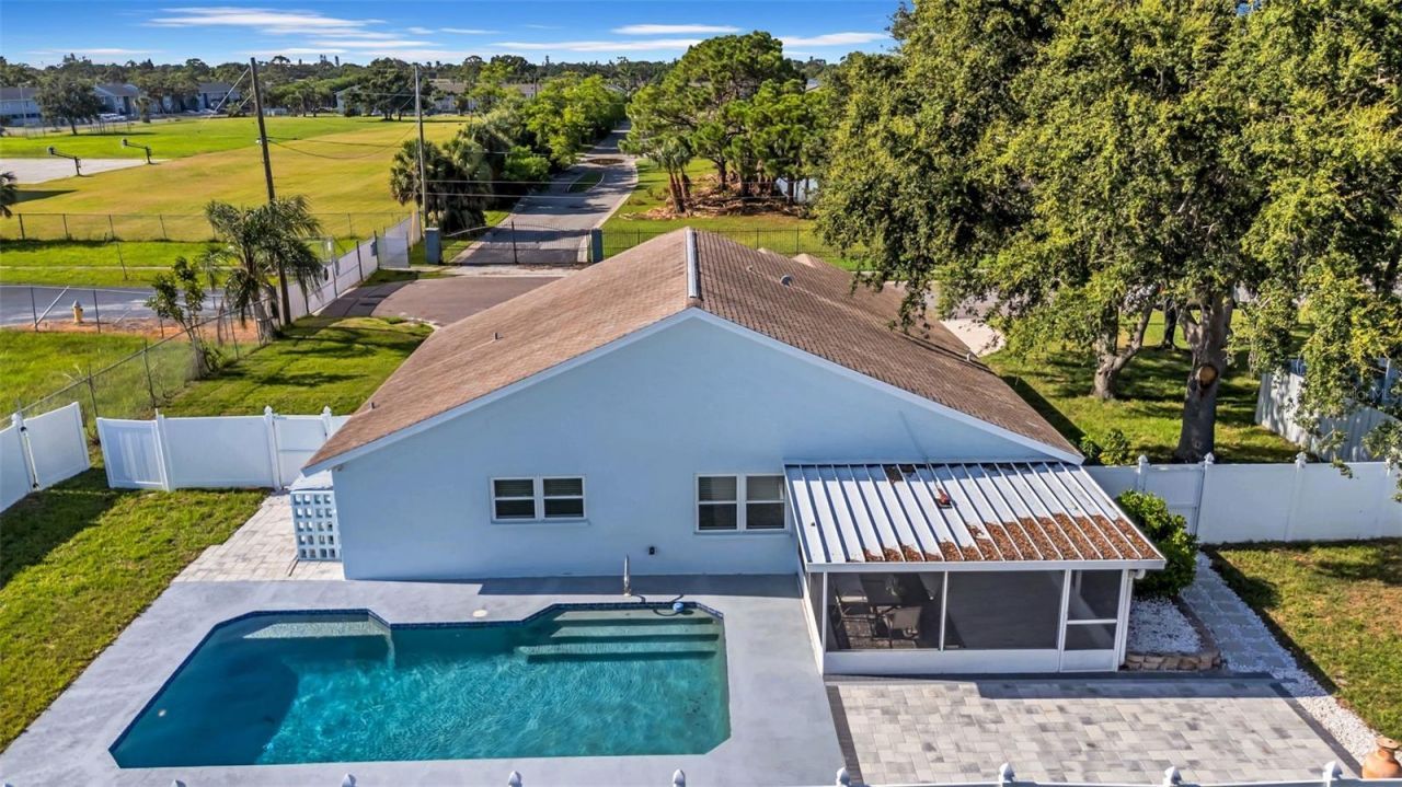 2020 58th Avenue S, Saint Petersburg, FL 33712 Photo