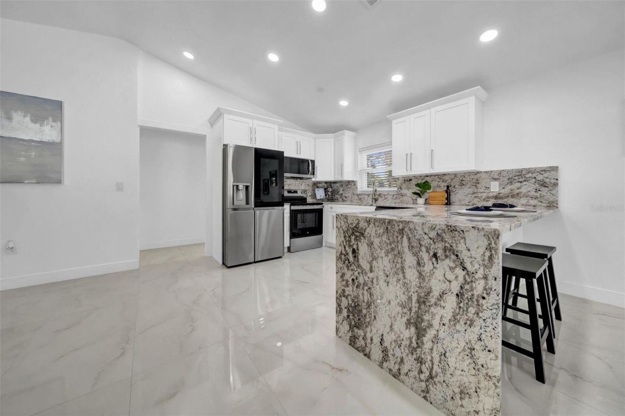 2020 58th Avenue S, Saint Petersburg, FL 33712 Photo